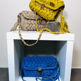 "Carry a piece of art with you wherever you go 🎨👜 Handmade bags crafted with love and attention to detail."

#handgemachtetaschen #taschenliebe #nachhaltigeMode #frauenpower  #unikattaschen #handmadebags #madeingermany #fashionaccessories #giftideas #supportsmallbusiness